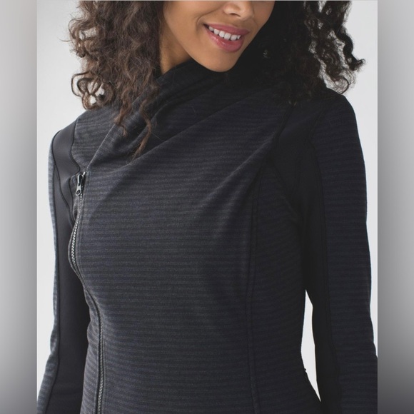 Lululemon Bhakti Yoga Jacket define style - Picture 4 of 14